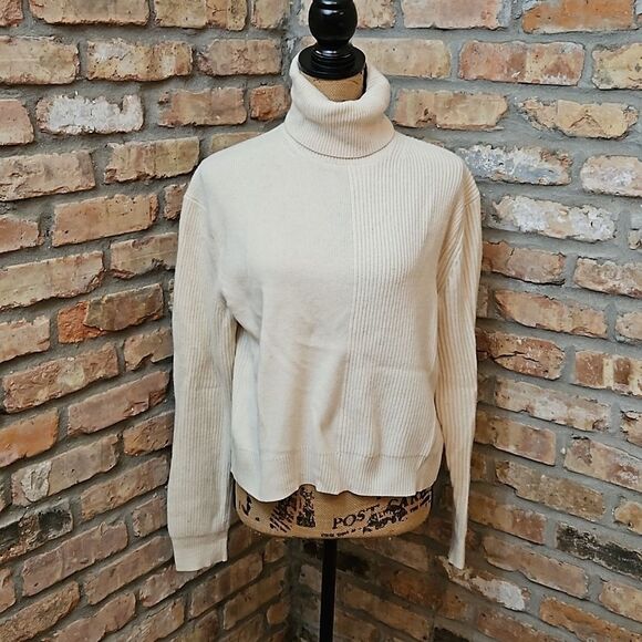 Theory Cream Cashmere Turtleneck cropped sweater size Large - Picture 1 of 10
